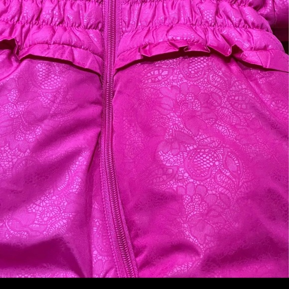 Rothschild Baby Bunting Size 6-9 M Bright Pink Ruffles Fleece Lined EXCELLENT - Picture 4 of 10